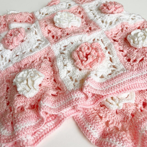 Vintage Handmade Granny Square Rosettes Baby Throw Blanket - Picture 2 of 4